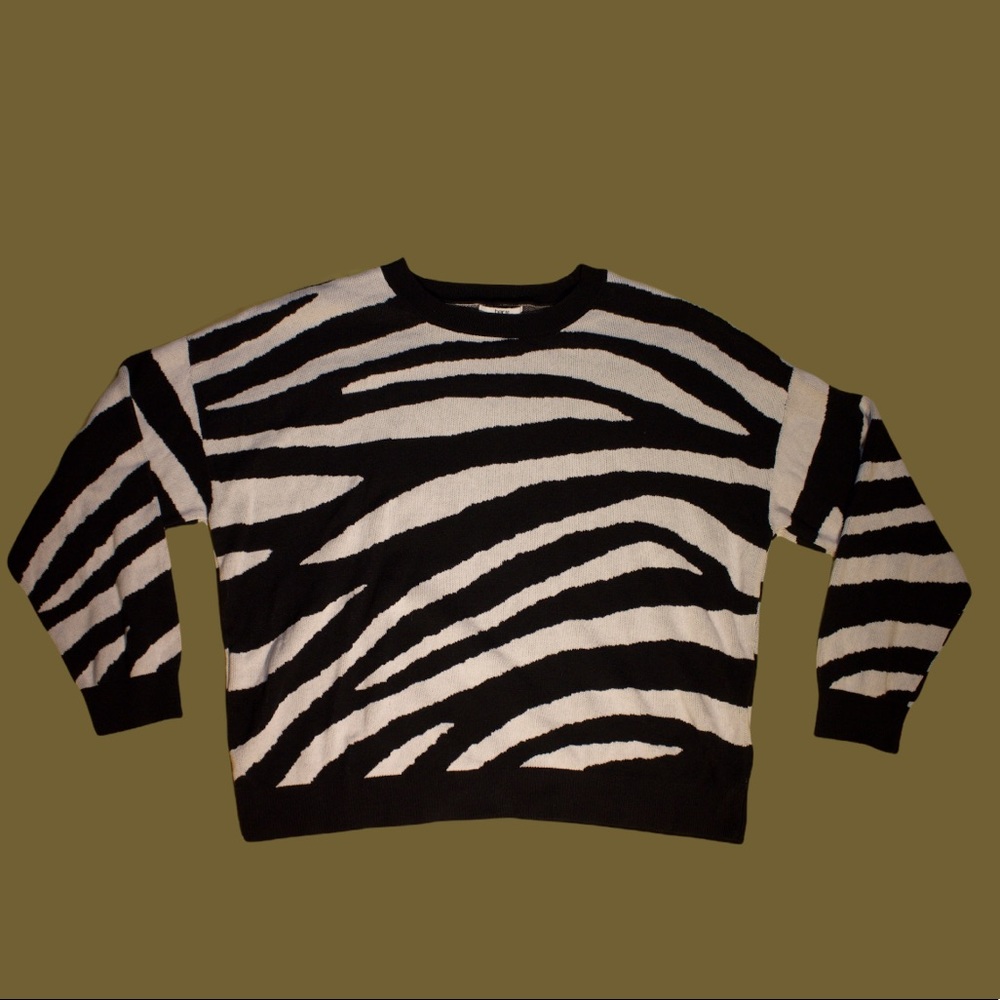 Black and white zebra print sweater (XL)